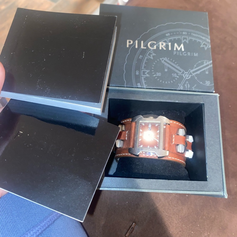 Men’s leather pilgrim watch never worn
